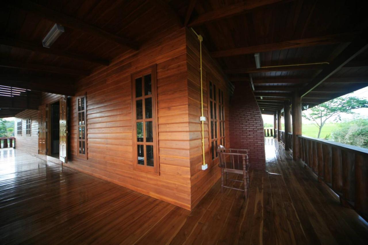 Ban Chang Klang Na Nong ap Chang Bagian luar foto