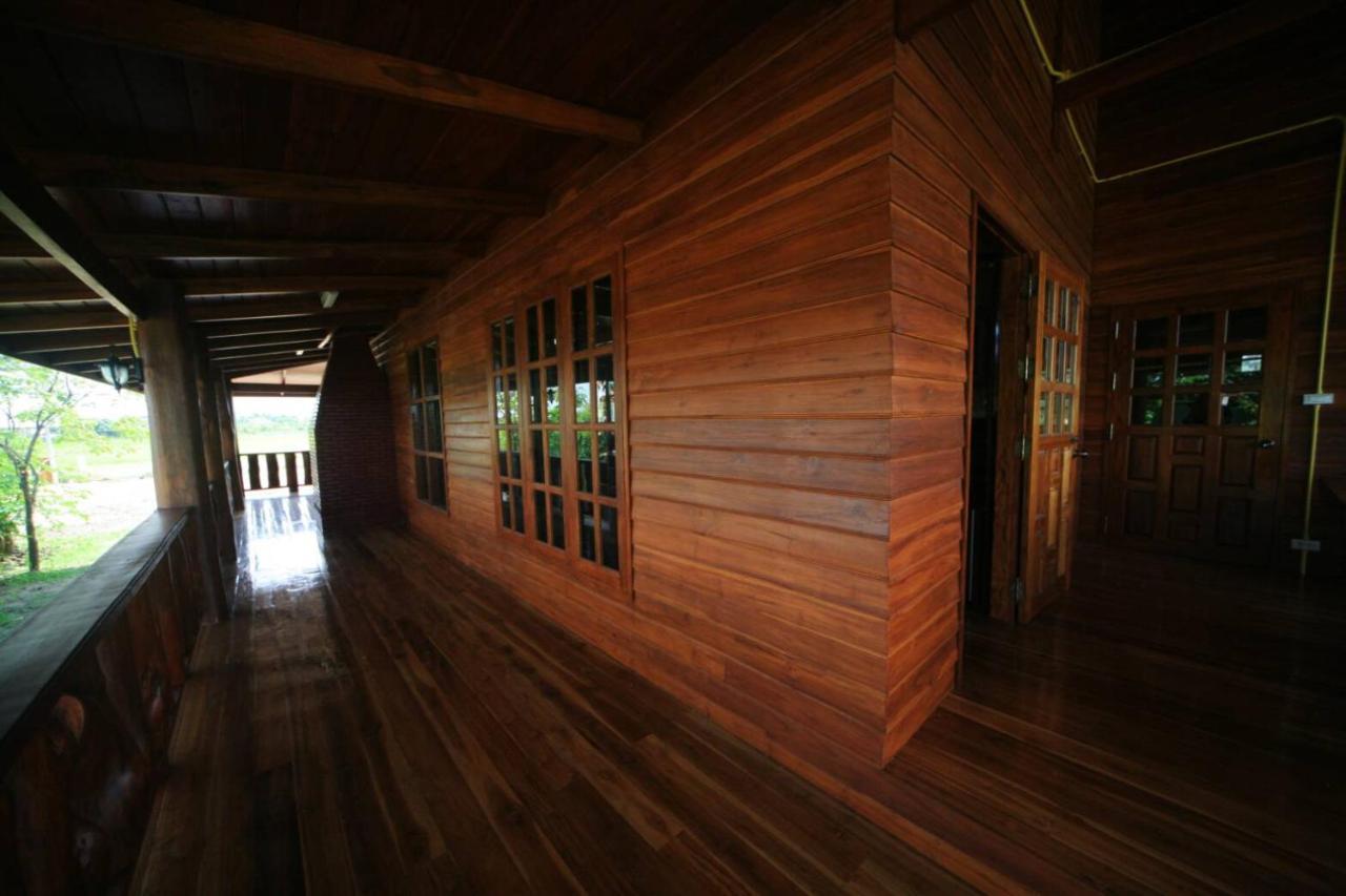 Ban Chang Klang Na Nong ap Chang Bagian luar foto
