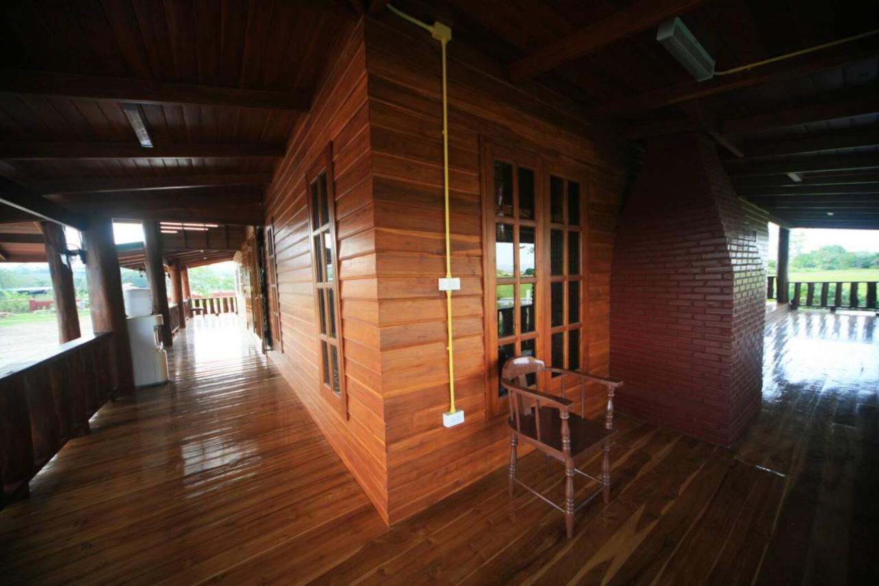 Ban Chang Klang Na Nong ap Chang Bagian luar foto
