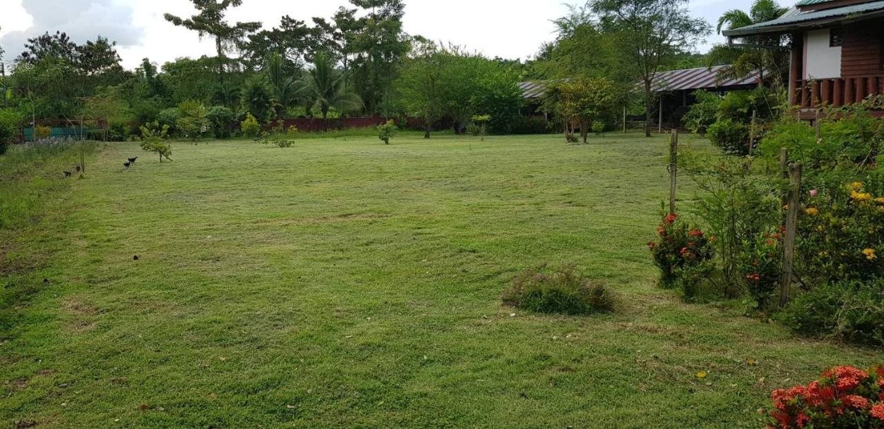 Ban Chang Klang Na Nong ap Chang Bagian luar foto